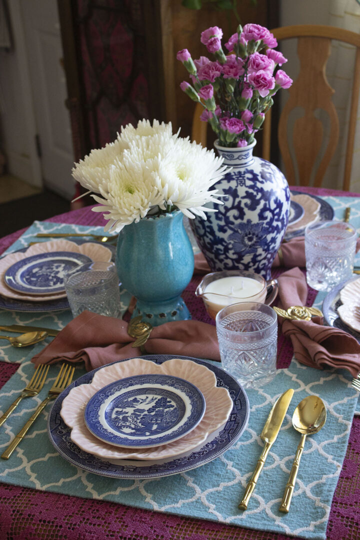 Spring Tablescapes: Blue Willow, Pink Cabbage Plates, and Floral Centerpieces