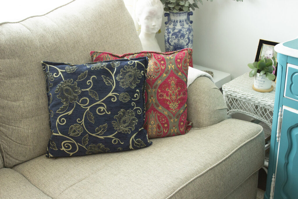 Best Etsy Finds: Colorful Pillows