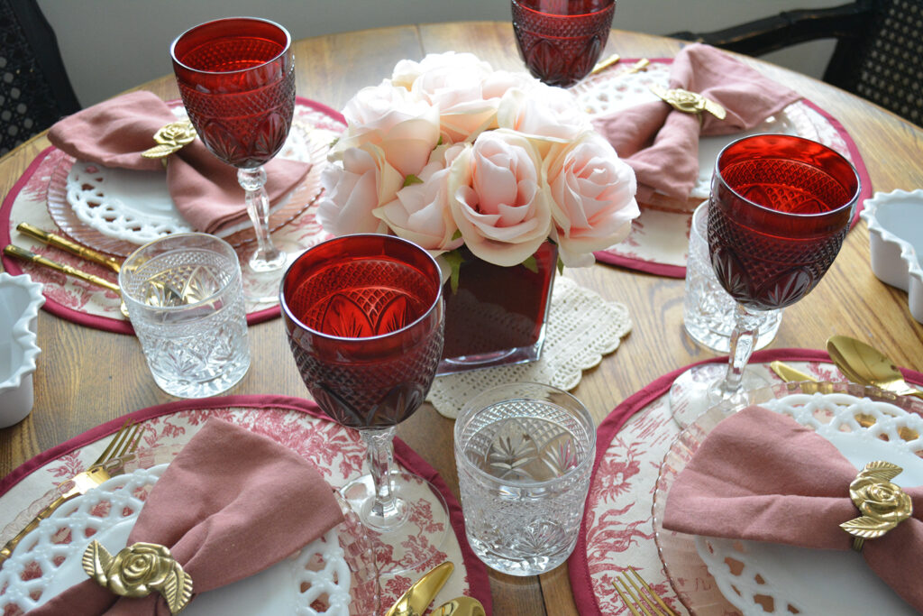 Valentine's Day Dinner Ideas: Simple Valentine's Day Table Decorations