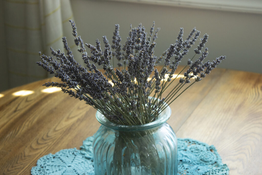 What to do with dried lavender: Lavender bouquet