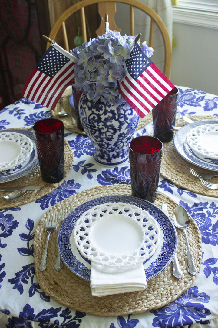 Summer Tablescape: 4th of July