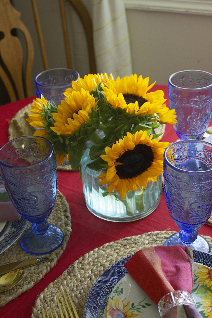 Fall Table Décor Ideas: Sunflower centerpiece