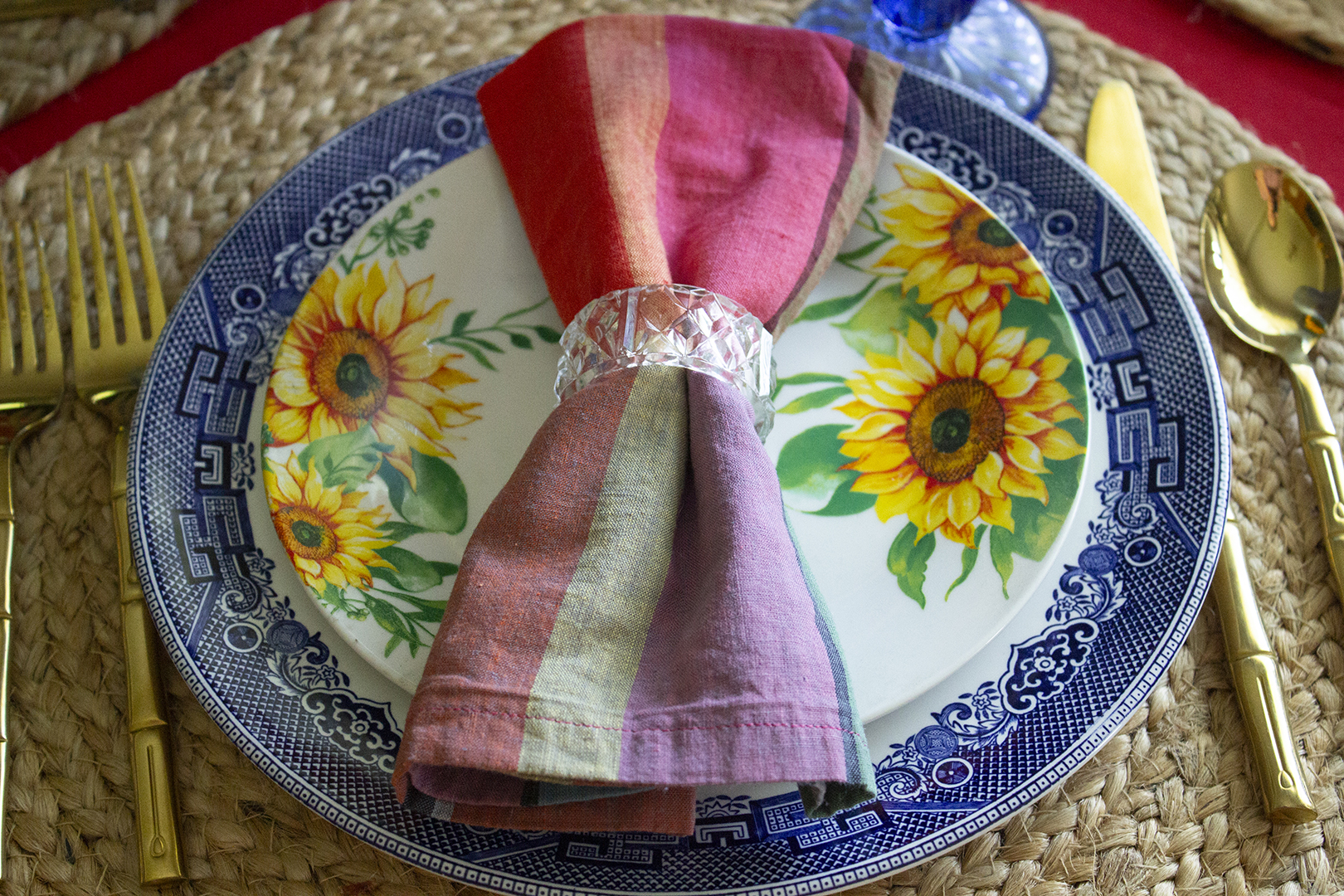 Fall Table Décor Ideas: Closeup of table setting