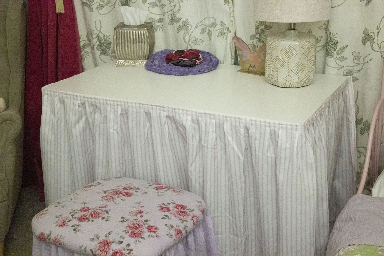Linnmon tabletop with skirt added
