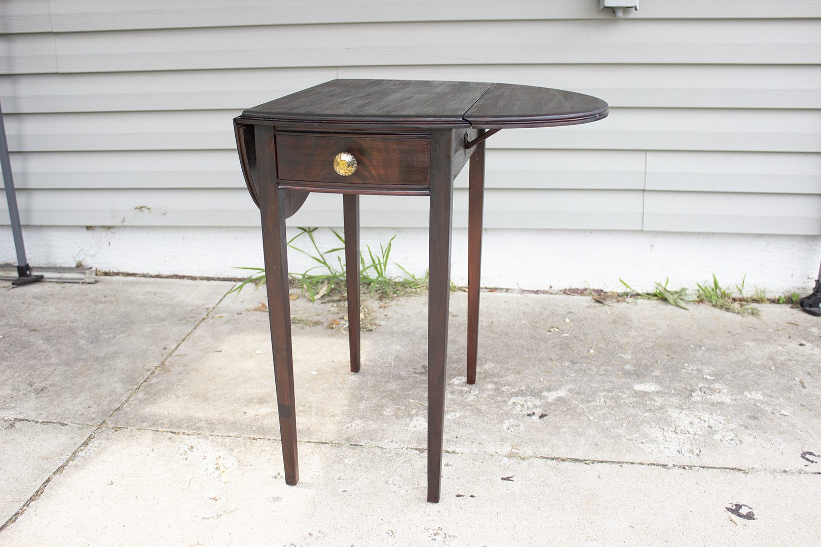 End Table with leaf up